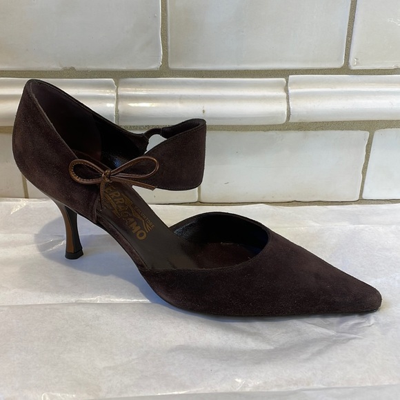 EUC SALVATORE FERRAGAMO Brigida Brown Suede Leather Stiletto Bow Pump 9.5 Italy - Picture 4 of 13